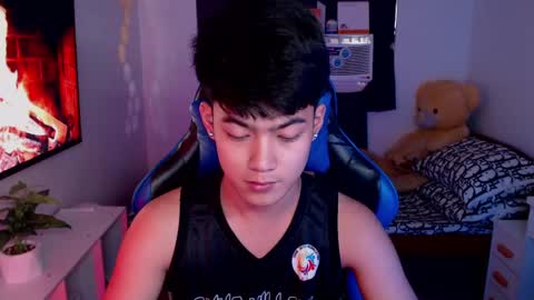 Snapshot of xaldrian_destroyer chatting on February 19, 1:51 am Prince Aldrian online show from February 19, 1:51 am