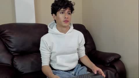 Snapshot of xam_collen chatting on November 30, 3:49 pm xam_collen online show from November 30, 3:49 pm