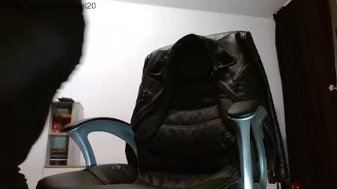 Snapshot of xandeer_steel chatting on November 9, 4:22 am Master Xandeer online show from November 9, 4:22 am