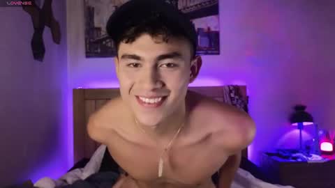 Xander Cardona online show from June 26, 4:17 am