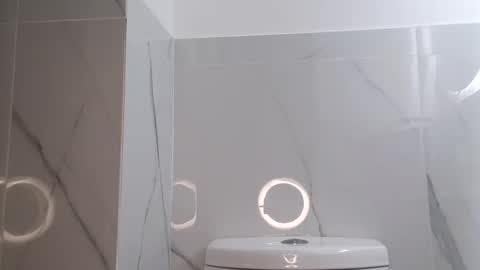 Snapshot of xandressex chatting on February 4, 7:18 am Andres online show from February 4, 7:18 am