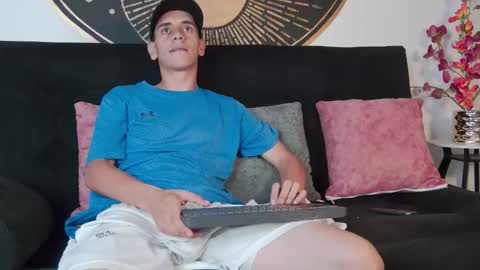 Andres online show from March 18, 6:44 pm