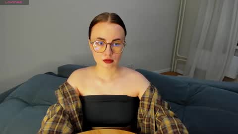 Alice online show from April 27, 3:21 pm