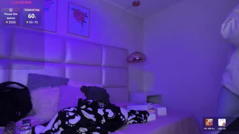 xara_u online show from March 16, 7:29 pm