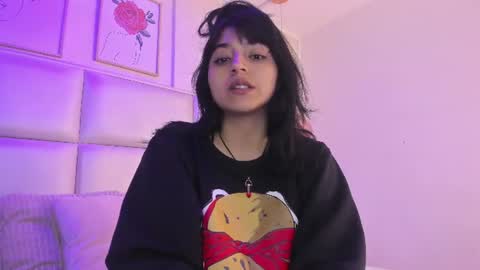 xara_u online show from June 9, 10:43 pm