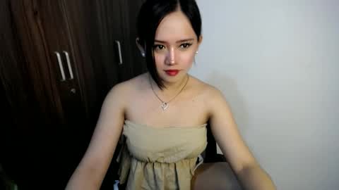 Snapshot of xasian_babygirl chatting on January 19, 6:32 pm Aiah online show from January 19, 6:32 pm