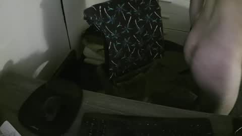 Snapshot of xatofe2000 chatting on February 22, 4:02 am xatofe2000 online show from February 22, 4:02 am