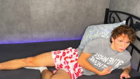 Snapshot of xavier_200 chatting on November 10, 5:17 am Xavier PVT open online show from November 10, 5:17 am