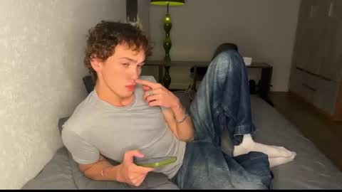 Snapshot of xavier_200 chatting on June 24, 6:29 pm Xavier PVT open online show from June 24, 6:29 pm