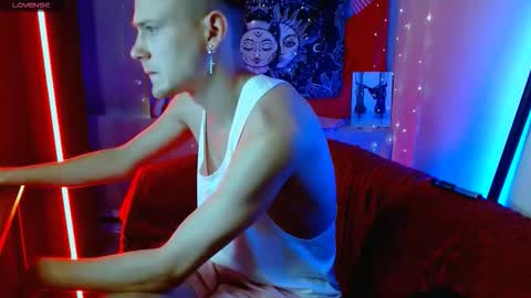 xavier_night81 online show from September 25, 8:29 am