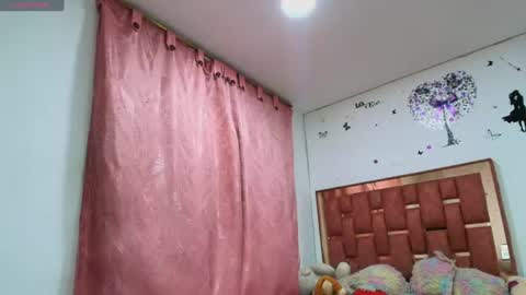 Snapshot of xayunrin chatting on June 22, 5:04 am xayu online show from June 22, 5:04 am