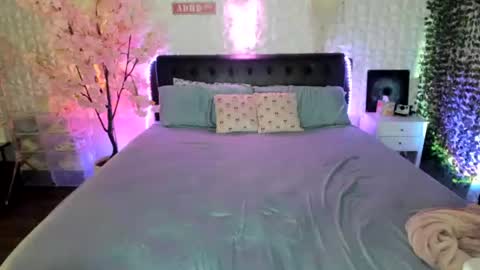 Snapshot of xbbyblonde chatting on July 27, 2:51 am b 3 online show from July 27, 2:51 am