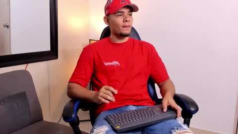 Snapshot of xboy_fantasyx chatting on October 12, 12:26 pm David online show from October 12, 12:26 pm