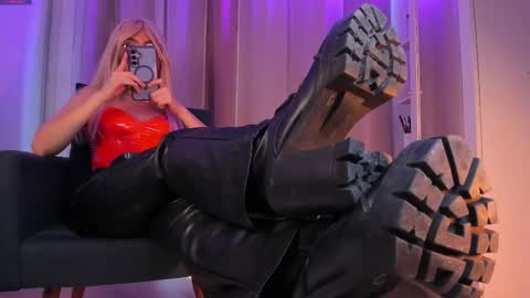 Snapshot of xcherrygoth chatting on March 12, 2:12 pm Cherry Goth online show from March 12, 2:12 pm