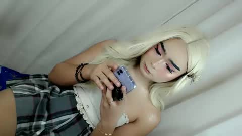 kianna online show from February 6, 3:37 pm