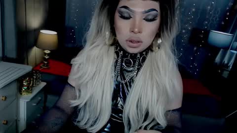 Zhavia online show from October 25, 6:46 pm