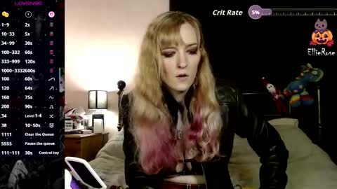 Snapshot of xelliee_rosex chatting on June 4, 4:18 am EllieeRose online show from June 4, 4:18 am