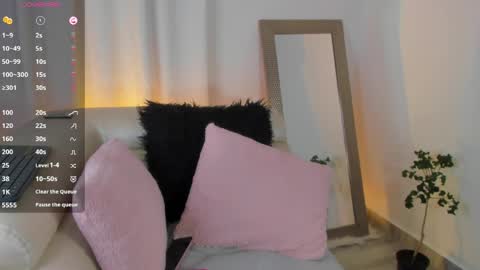 xena_bush online show from April 22, 9:01 am