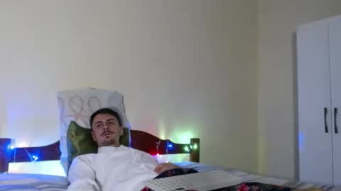 Snapshot of xfallen_angelxx chatting on December 16, 2:05 am xfallen_angelxx online show from December 16, 2:05 am