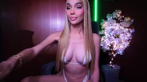 Anne online show from June 14, 1:58 am