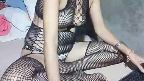 xhotskinny69x online show from October 25, 1:02 am