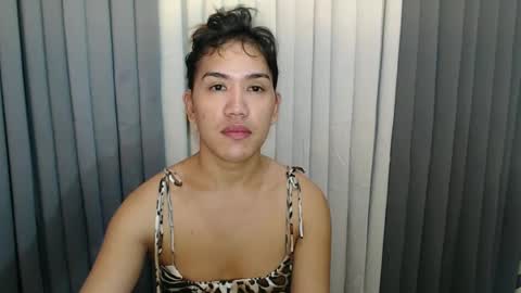 GWEN THOMPSON .......   online show from December 17, 7:29 am