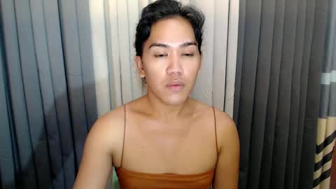 GWEN THOMPSON .......   online show from January 26, 3:25 pm