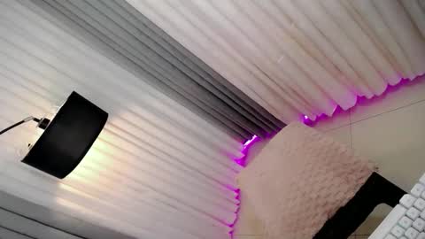 GWEN THOMPSON .......   online show from October 16, 4:41 pm