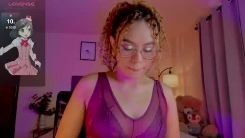 Snapshot of ximena_sotto1 chatting on June 23, 8:18 pm camila online show from June 23, 8:18 pm