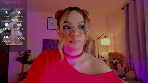 Snapshot of ximena_sotto1 chatting on July 5, 6:26 pm camila online show from July 5, 6:26 pm
