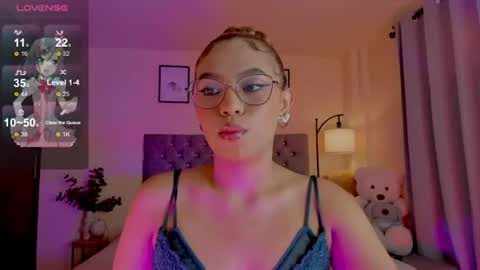 Snapshot of ximena_sotto1 chatting on July 26, 8:05 pm camila online show from July 26, 8:05 pm