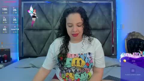 Snapshot of ximenarusso chatting on February 7, 2:50 am online show from February 7, 2:50 am