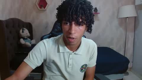 Snapshot of xion_ez chatting on September 19, 7:47 pm xion_ez online show from September 19, 7:47 pm