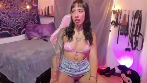 xizette online show from July 11, 3:15 pm