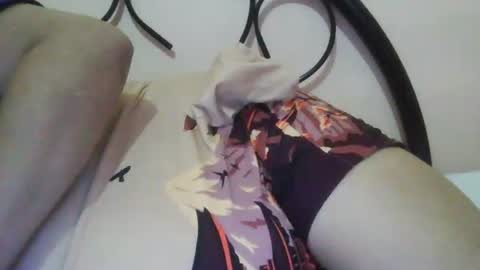 Snapshot of xjuicytits chatting on November 24, 11:32 am xjuicytits online show from November 24, 11:32 am