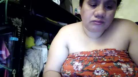 xjuicytits online show from February 13, 12:28 am