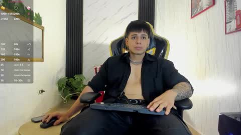 Snapshot of xkevyn chatting on October 25, 12:23 pm online show from October 25, 12:23 pm