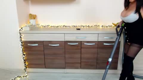 Kim online show from November 18, 5:17 pm