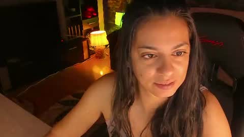 Lara online show from June 8, 8:53 pm