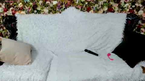 Linda online show from June 17, 1:23 pm