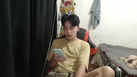 Snapshot of xluminous chatting on March 12, 2:50 am MIKAEL online show from March 12, 2:50 am