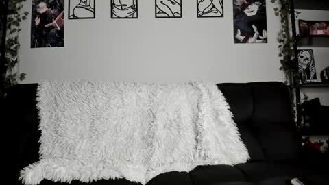 Snapshot of xlunaskye chatting on February 7, 7:18 am online show from February 7, 7:18 am