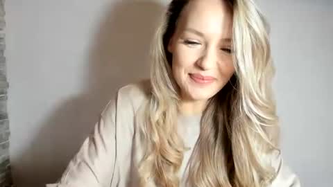 XmXMarisa online show from March 21, 9:47 am