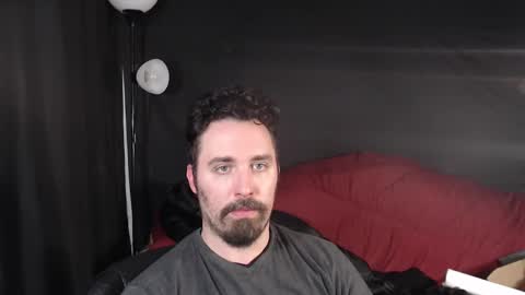 Snapshot of xmetalstudx chatting on February 14, 3:33 am MetalstudMaster online show from February 14, 3:33 am