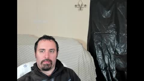 Snapshot of xmetalstudx chatting on November 18, 9:41 pm MetalstudMaster online show from November 18, 9:41 pm