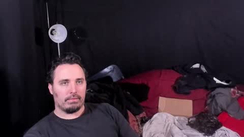 Snapshot of xmetalstudx chatting on December 15, 4:28 am MetalstudMaster online show from December 15, 4:28 am