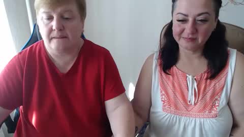 XMollyJaneX online show from October 4, 7:50 am