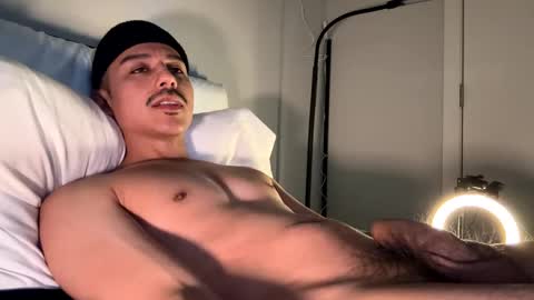 Snapshot of xmomentumx chatting on December 22, 6:04 pm xmomentumx online show from December 22, 6:04 pm