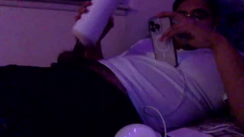 Snapshot of xob3n chatting on February 14, 4:04 am Alejandro FullMoon online show from February 14, 4:04 am