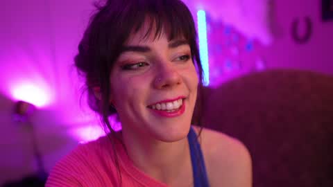 Snapshot of xobondaixo chatting on December 17, 8:56 am Bella Bondai online show from December 17, 8:56 am